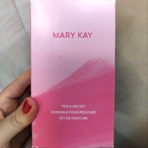 NWT Mary Kay Pedicure Set